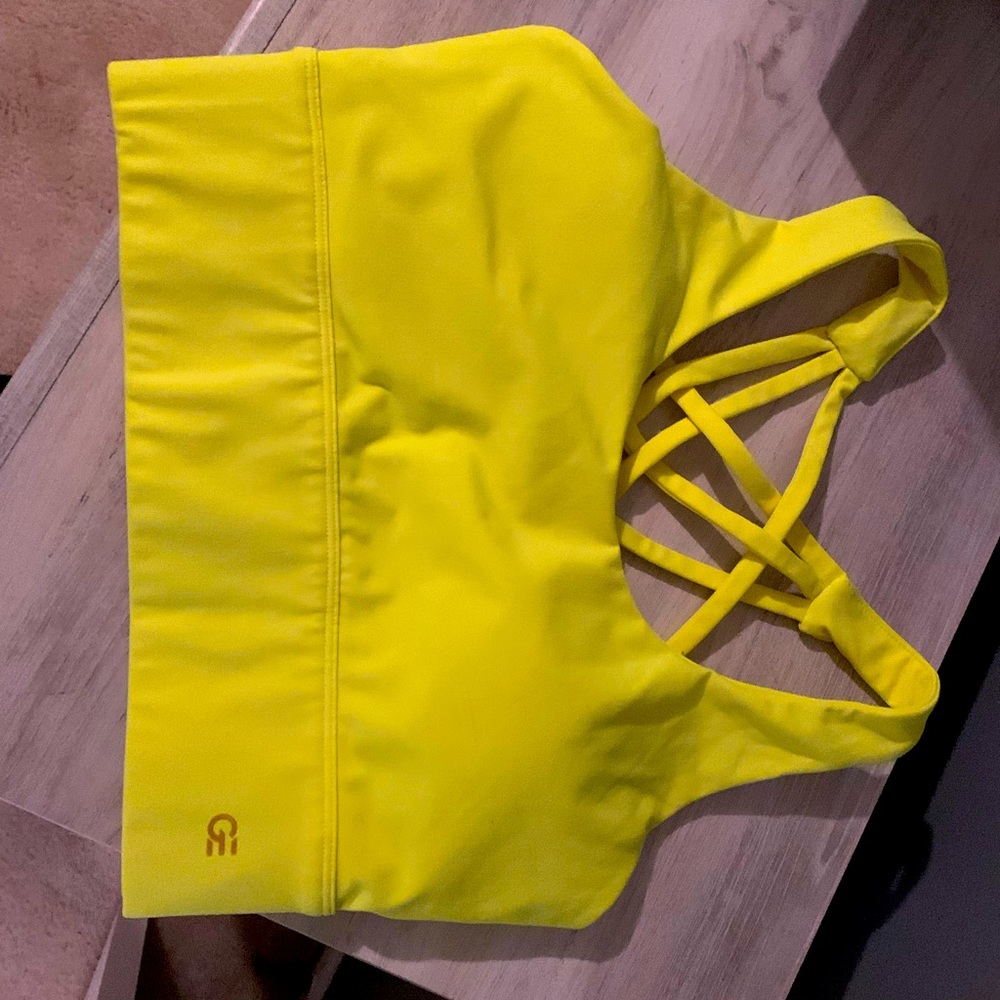 Gold elite sports bra